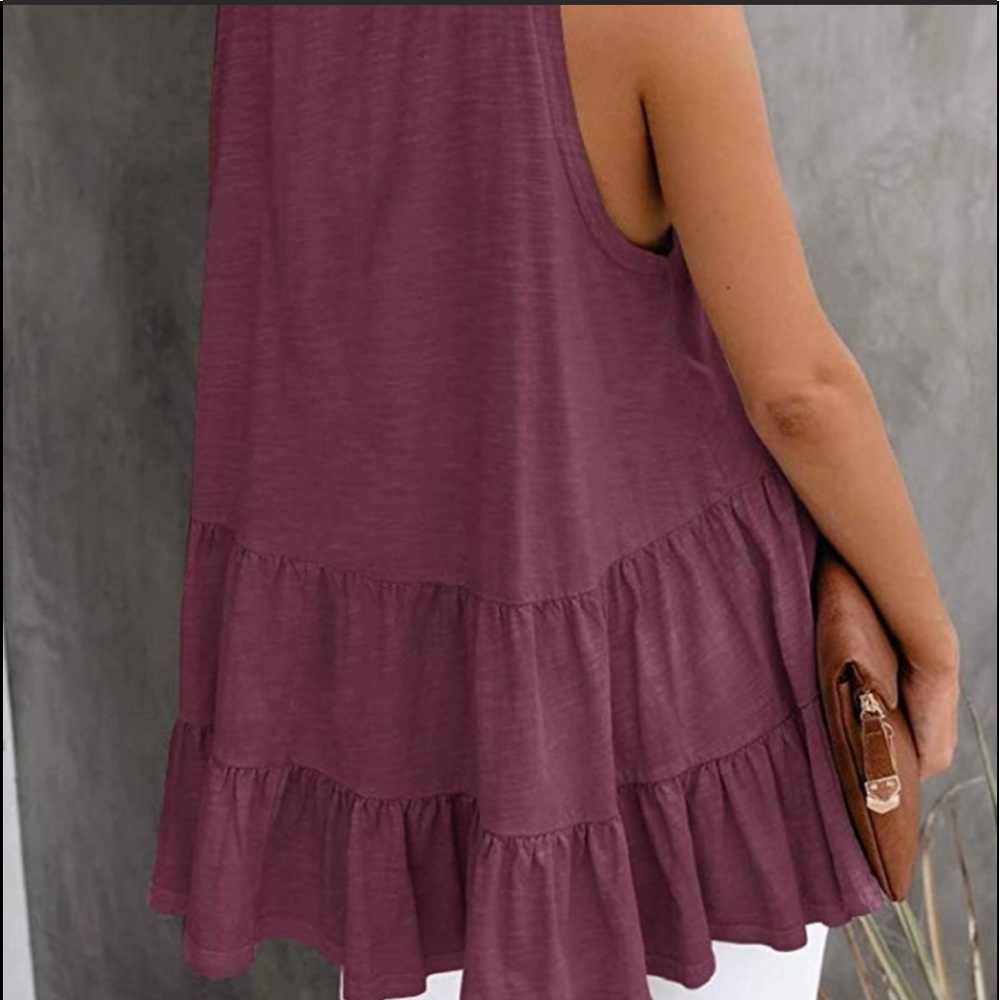 Sleeveless Maroon Ruffled top 💕 - Picture 3 of 8